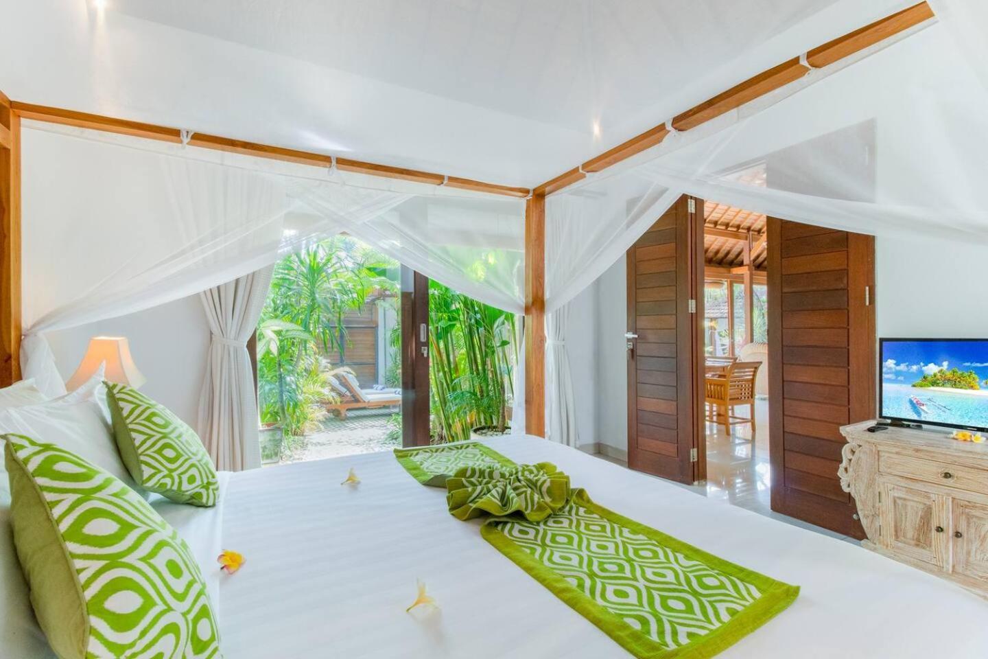 Heart Of Seminyak, 2Br, Sleeps 4, Walk To Bintang Villa Exterior photo