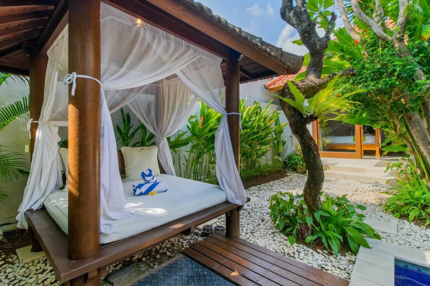 Heart Of Seminyak, 2Br, Sleeps 4, Walk To Bintang Villa Exterior photo