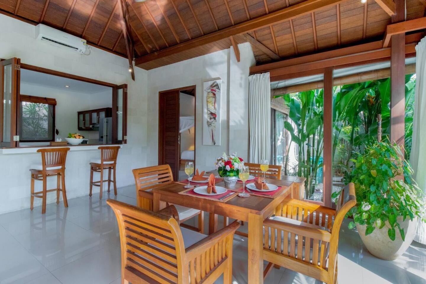 Heart Of Seminyak, 2Br, Sleeps 4, Walk To Bintang Villa Exterior photo