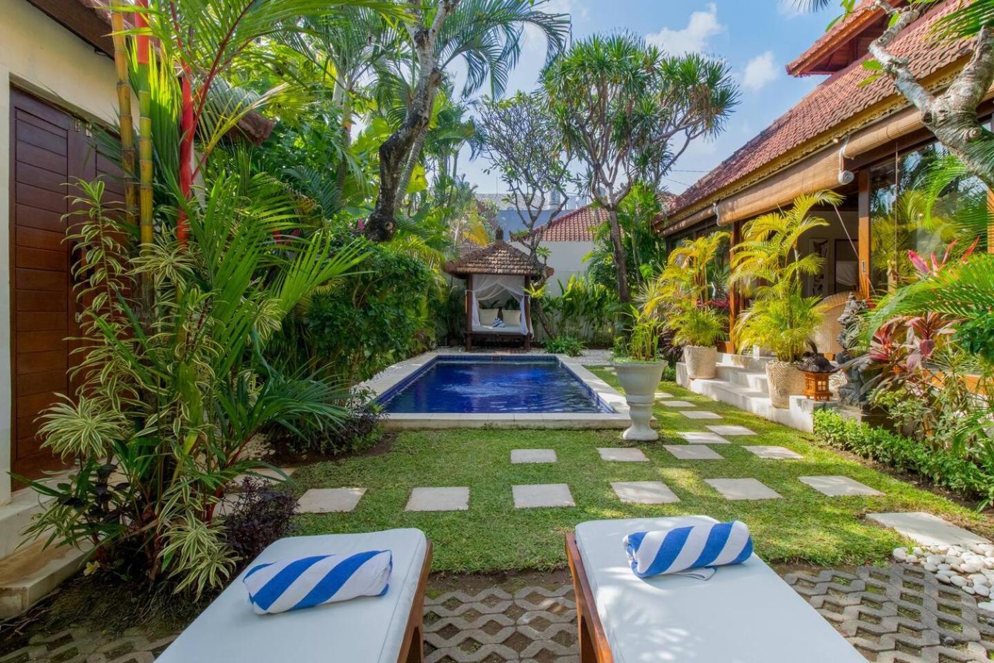 Heart Of Seminyak, 2Br, Sleeps 4, Walk To Bintang Villa Exterior photo
